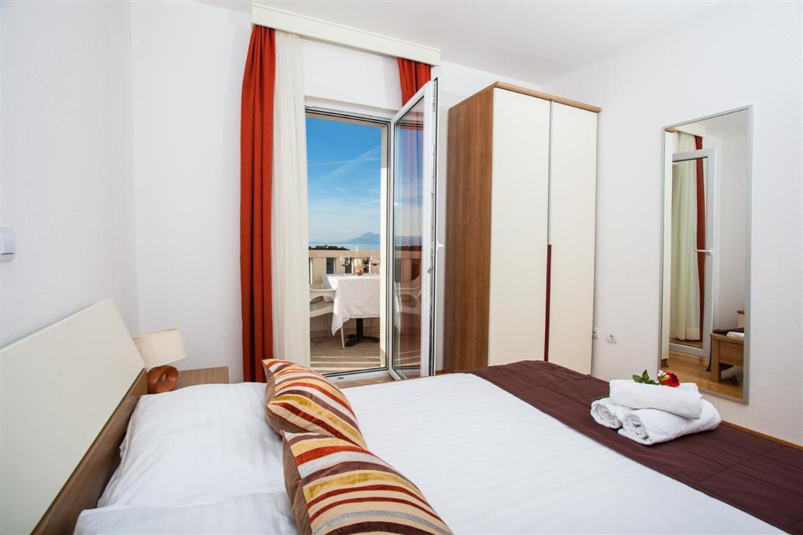 Villa Luce Mit Pool Makarska Bagian luar foto