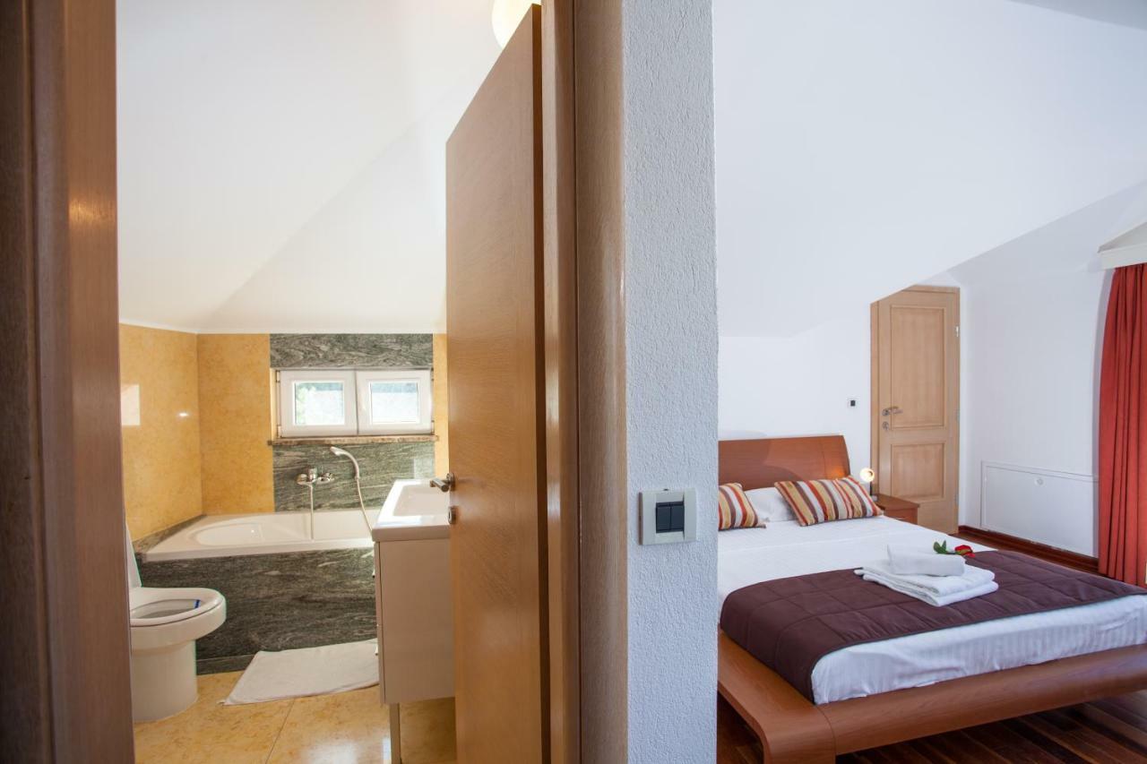 Villa Luce Mit Pool Makarska Ruang foto