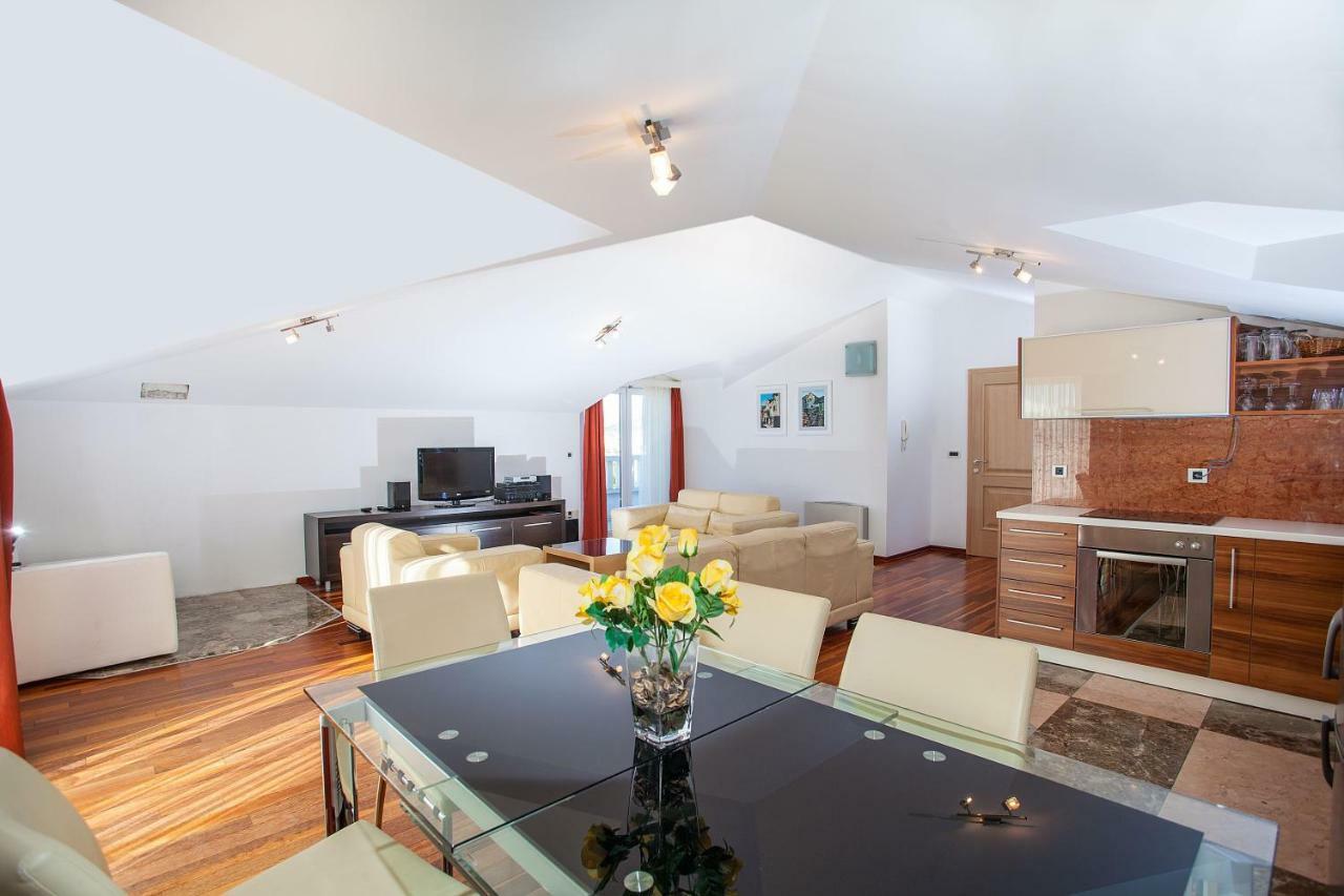 Villa Luce Mit Pool Makarska Ruang foto