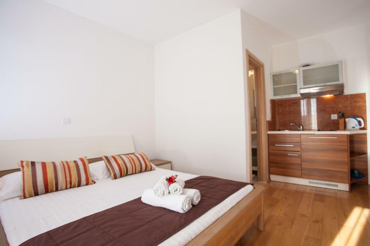 Villa Luce Mit Pool Makarska Bagian luar foto