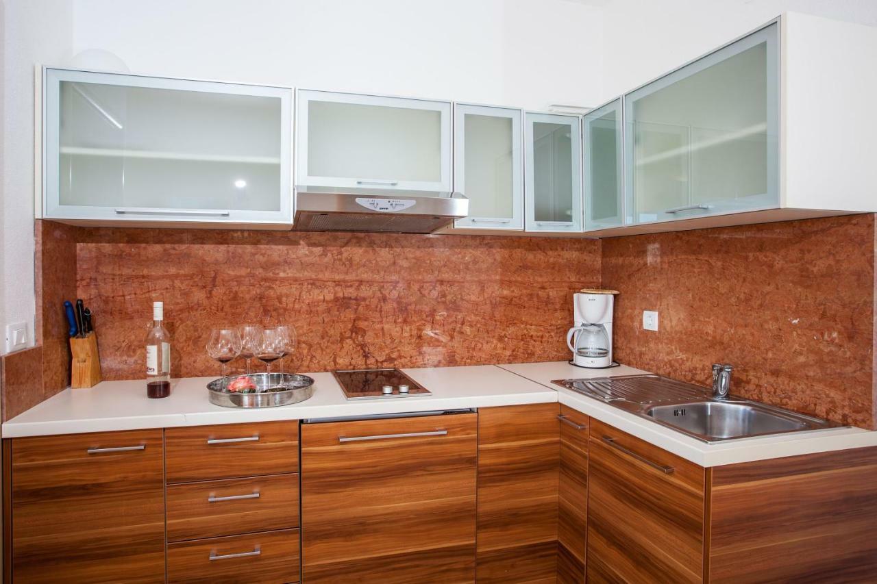Villa Luce Mit Pool Makarska Bagian luar foto