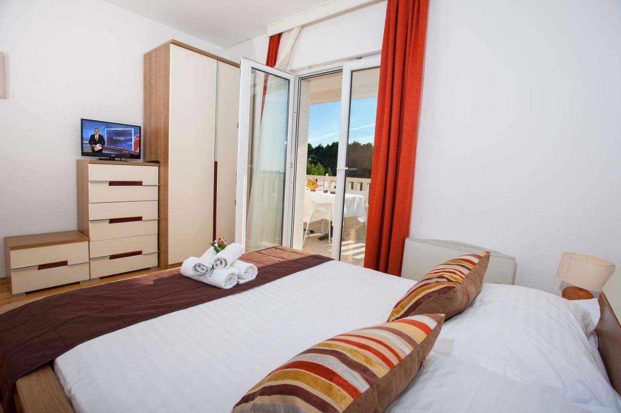 Villa Luce Mit Pool Makarska Bagian luar foto