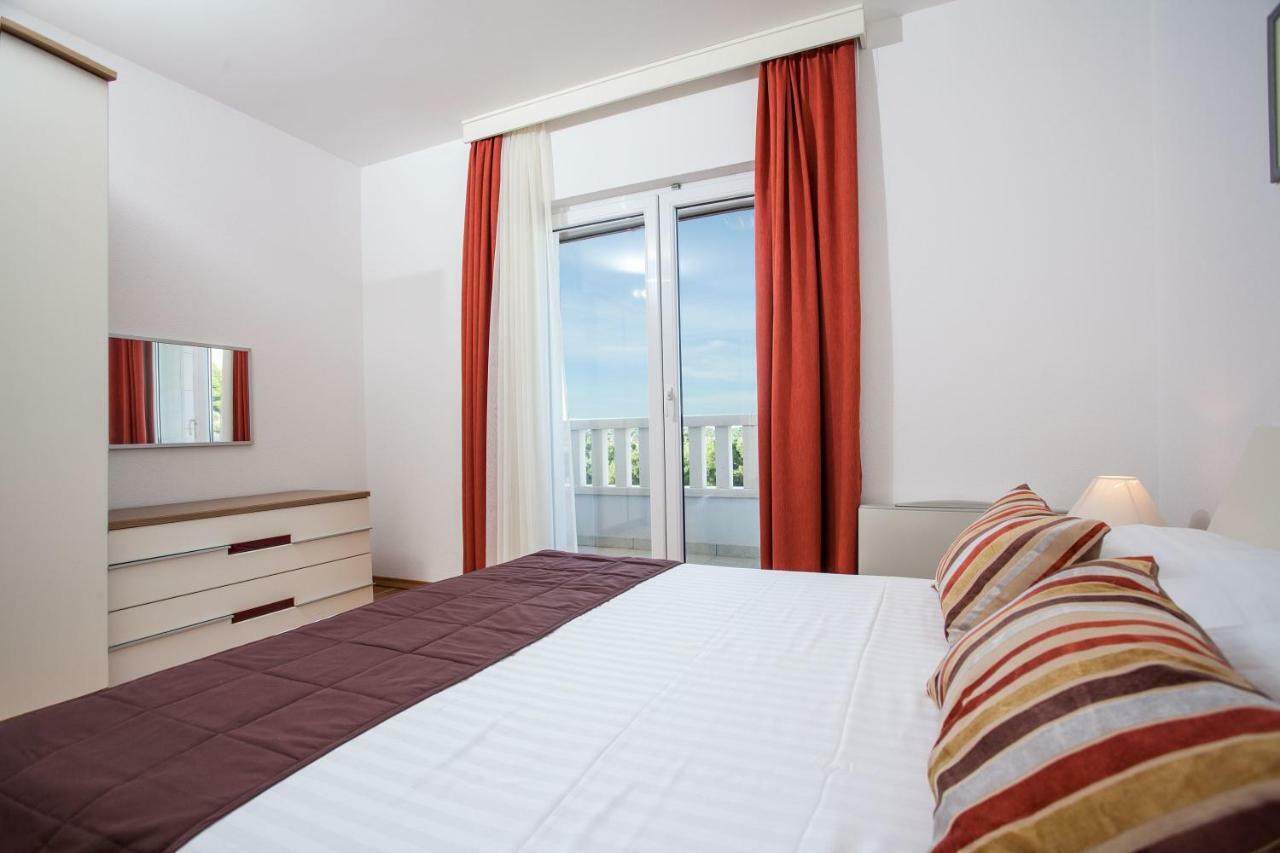 Villa Luce Mit Pool Makarska Bagian luar foto