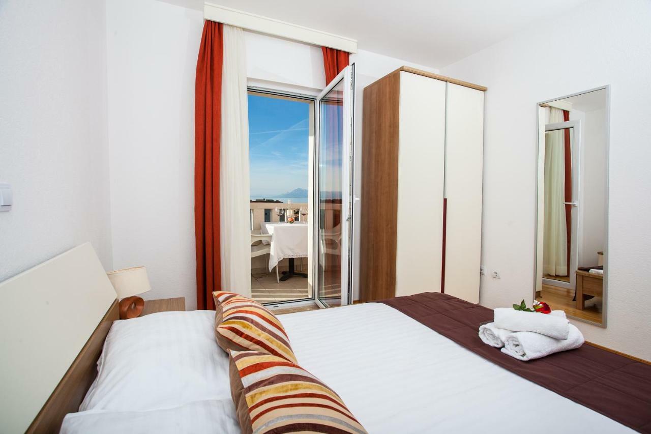 Villa Luce Mit Pool Makarska Bagian luar foto
